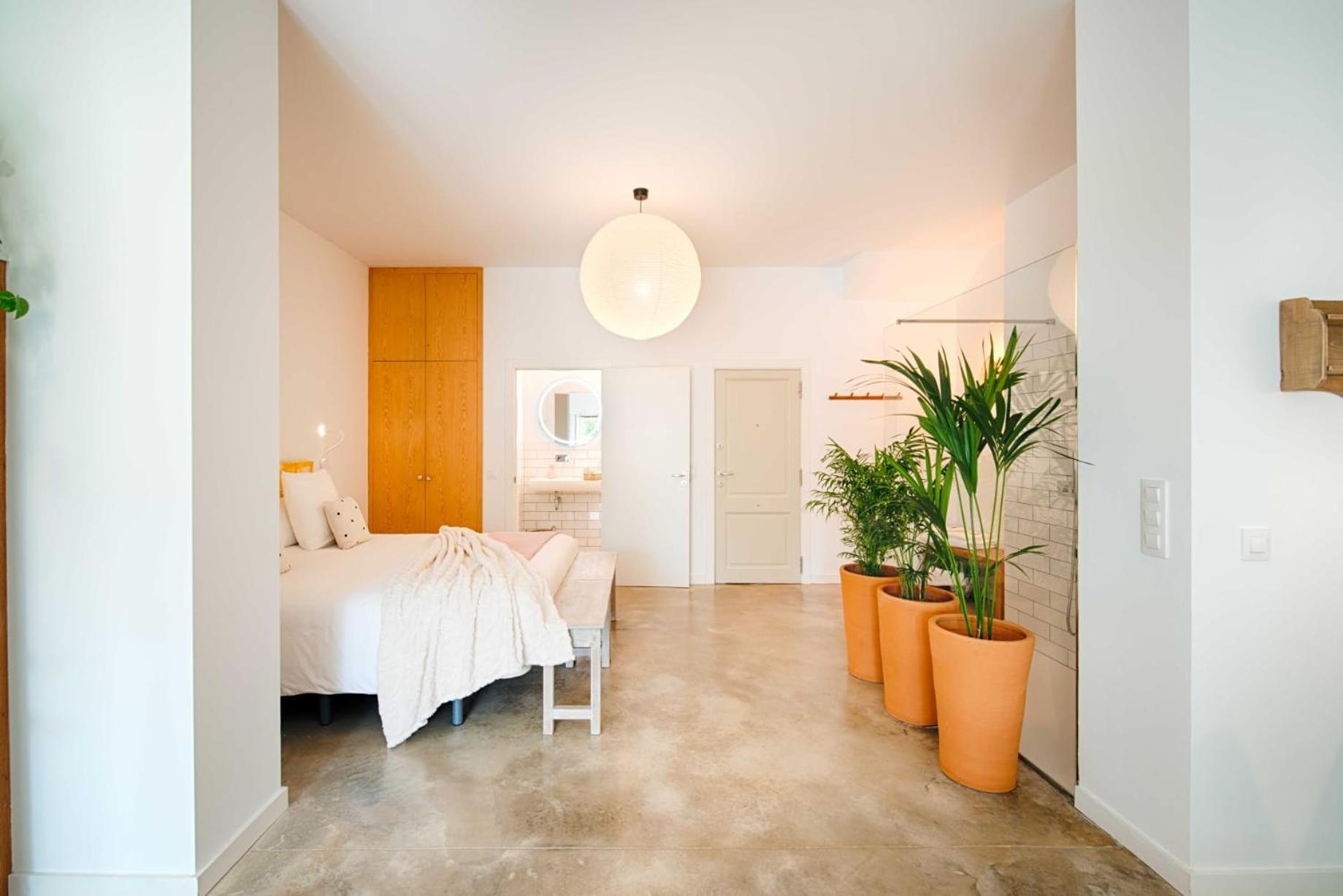 피게레스 Loft Con Piscina Climatizada De Agua Salada Y Parking En El Centro De Figueres 아파트 외부 사진