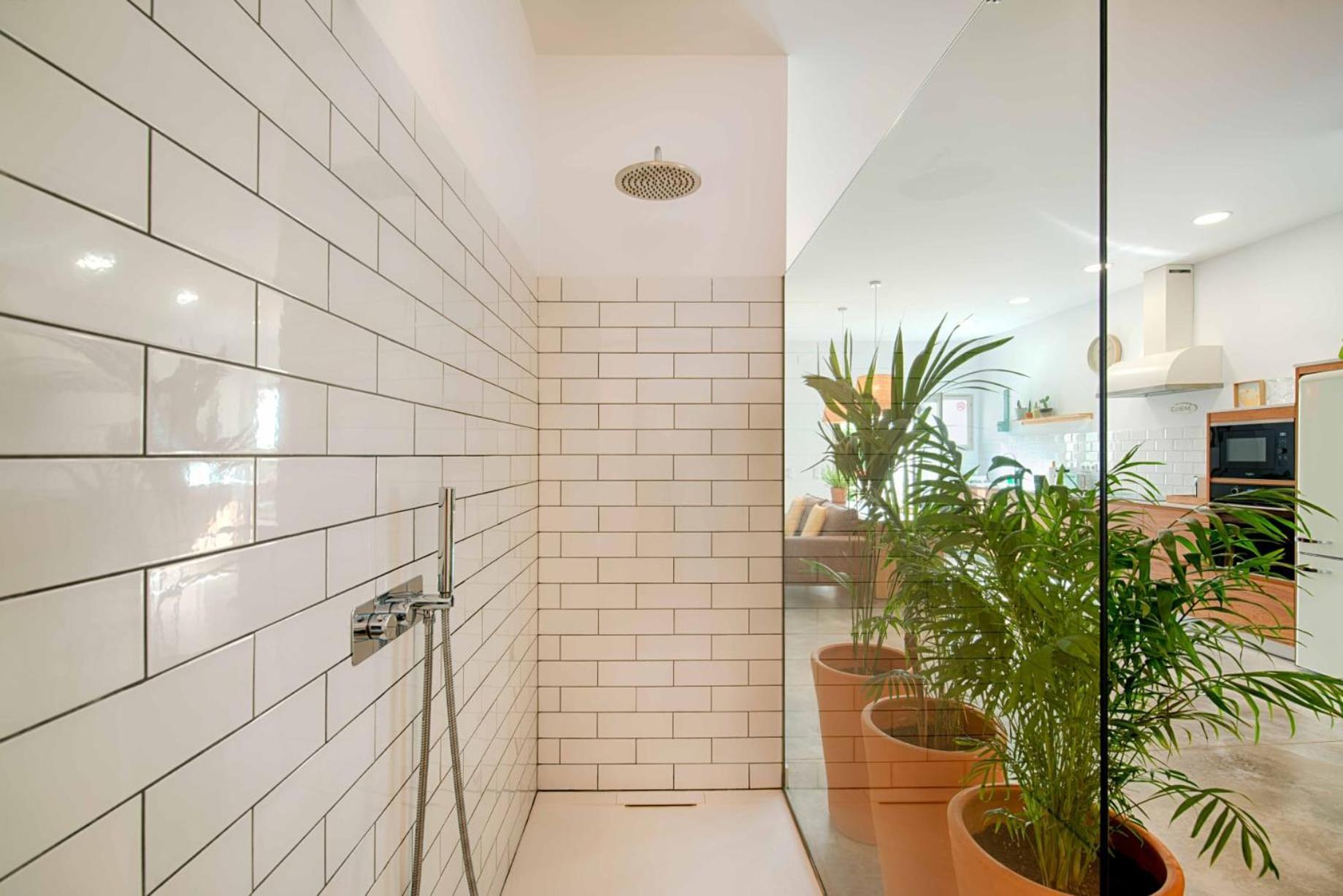 피게레스 Loft Con Piscina Climatizada De Agua Salada Y Parking En El Centro De Figueres 아파트 외부 사진