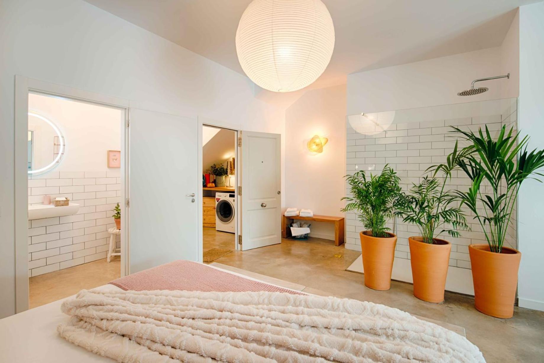 피게레스 Loft Con Piscina Climatizada De Agua Salada Y Parking En El Centro De Figueres 아파트 외부 사진