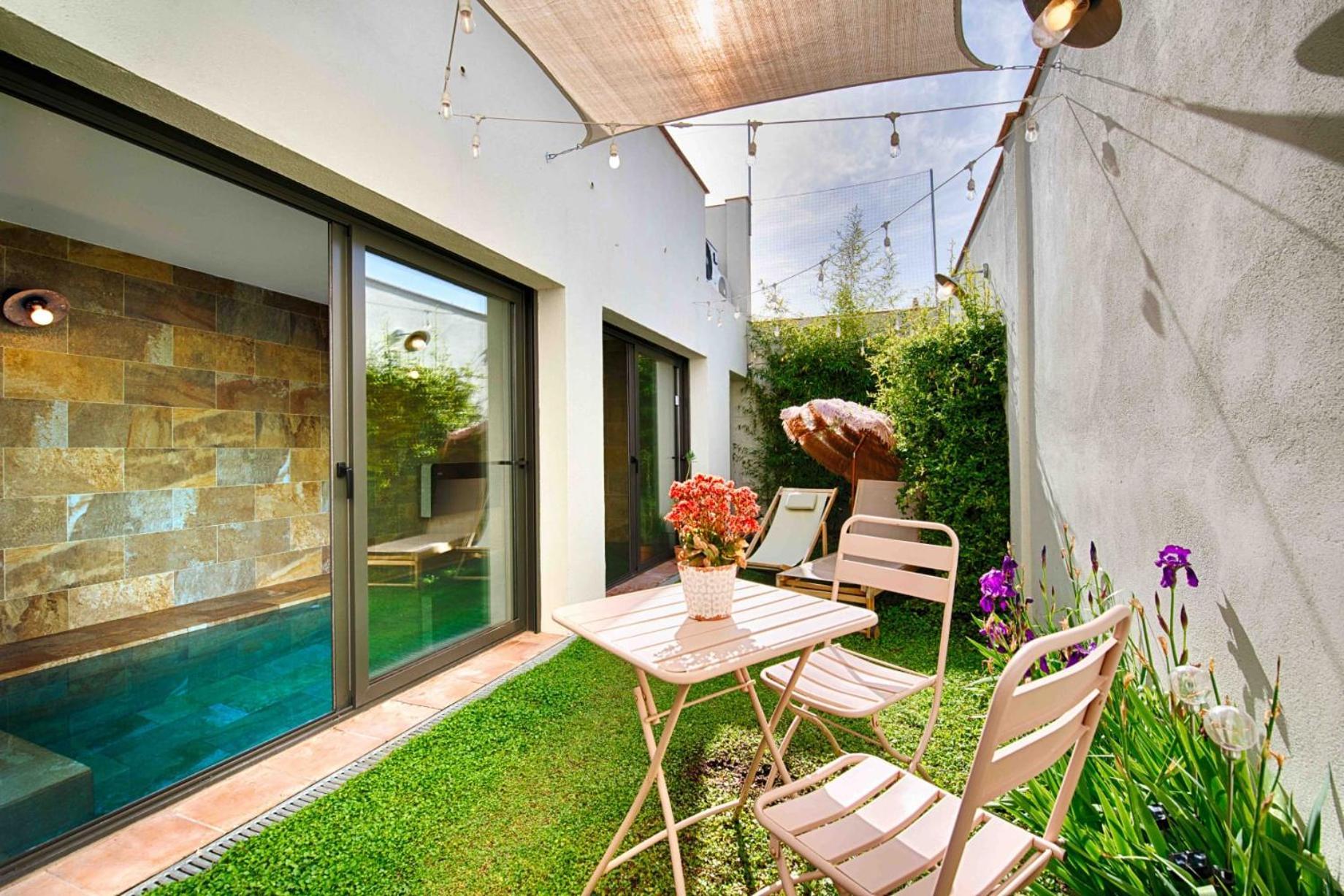 피게레스 Loft Con Piscina Climatizada De Agua Salada Y Parking En El Centro De Figueres 아파트 외부 사진
