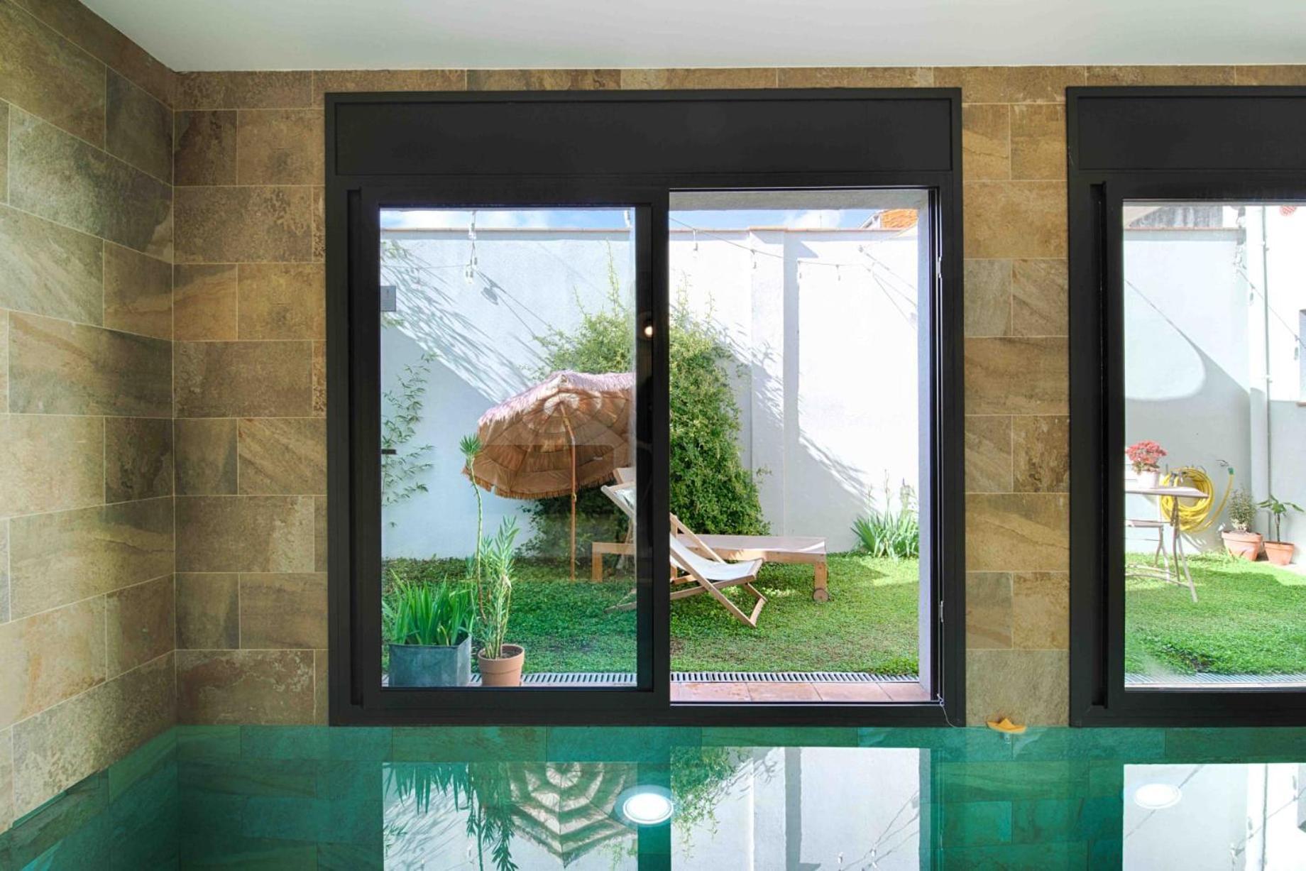 피게레스 Loft Con Piscina Climatizada De Agua Salada Y Parking En El Centro De Figueres 아파트 외부 사진